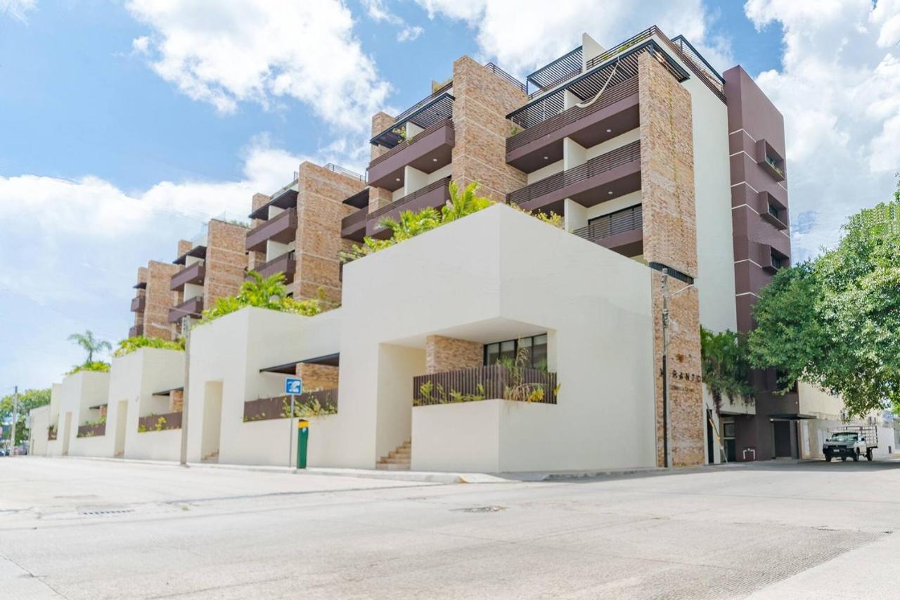 Condo Verde Oasis - Central 2 bedroom with pool, gym, private terrace - At Veranto Condos - B&B Playa del Carmen