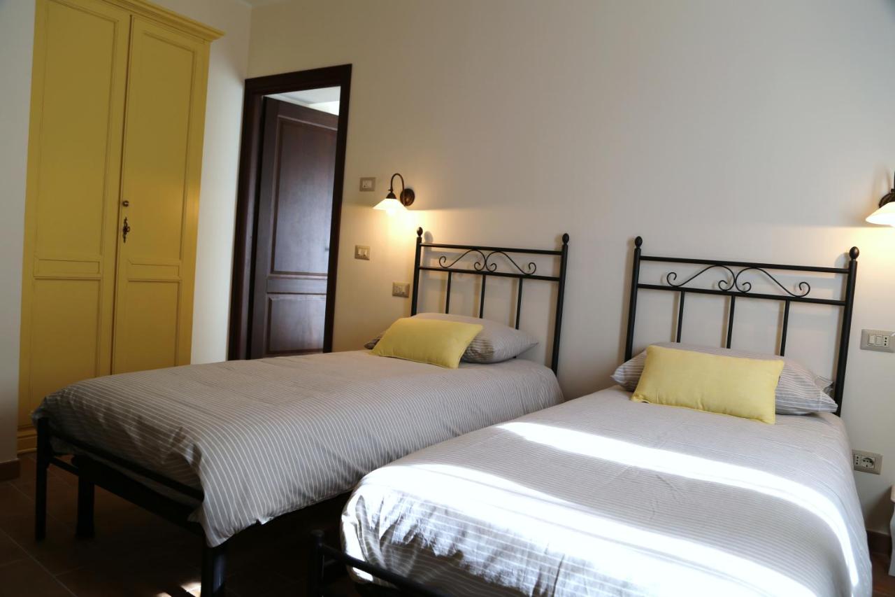 Dreibettzimmer mit Balkon
