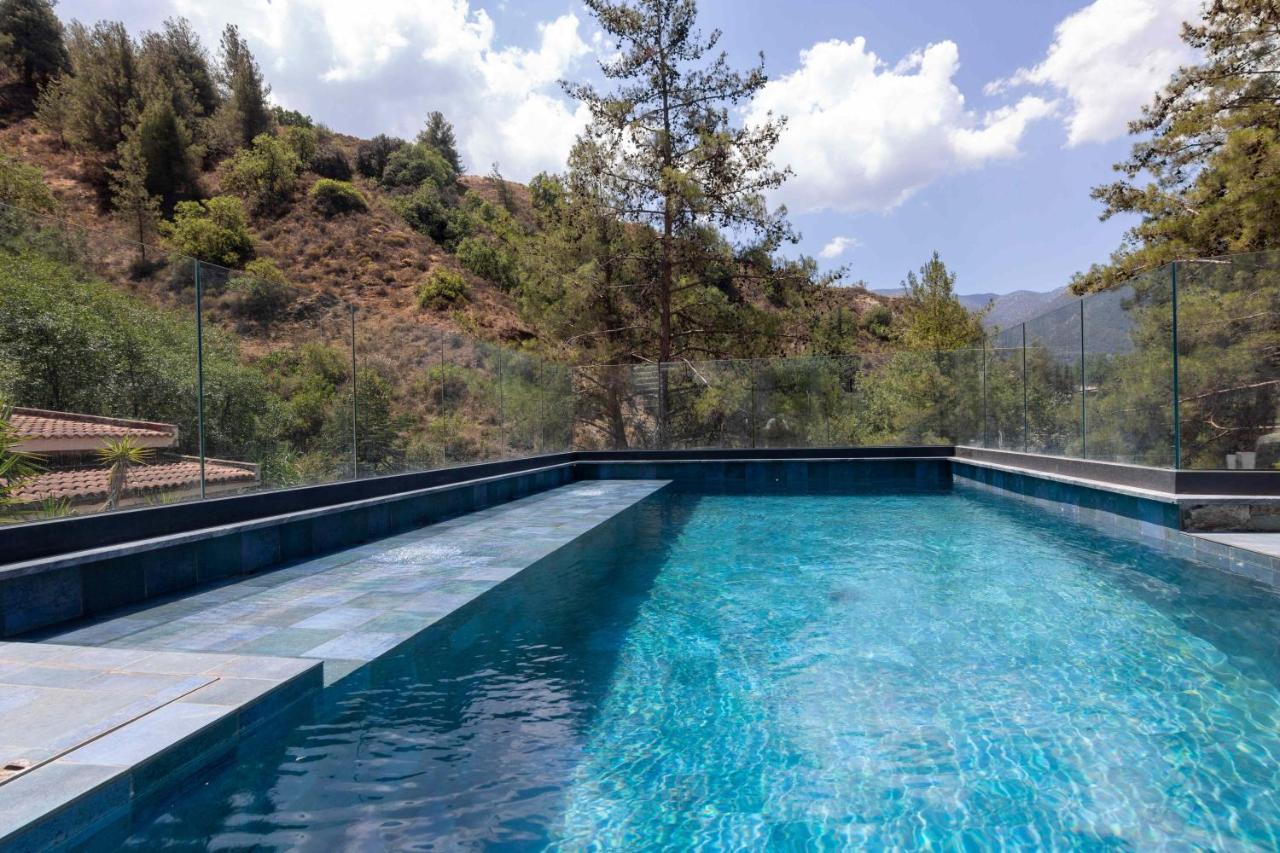 2K Group Kakopetria Luxury Villa with pool & sauna - B&B