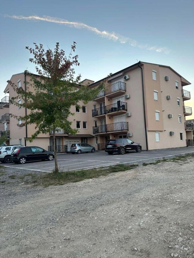Nobus Vila jezero - Ferienwohnung Veliko Gradište