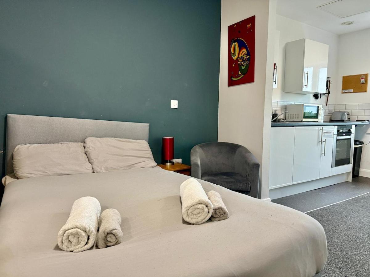 Near City Liverpool Studio - B&B