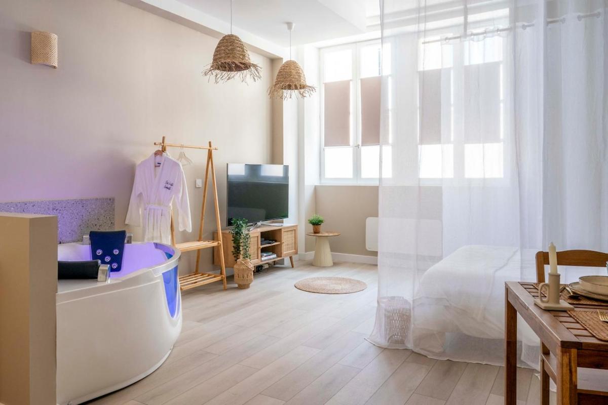 Suite sensuelle et balnéothérapie - B&B