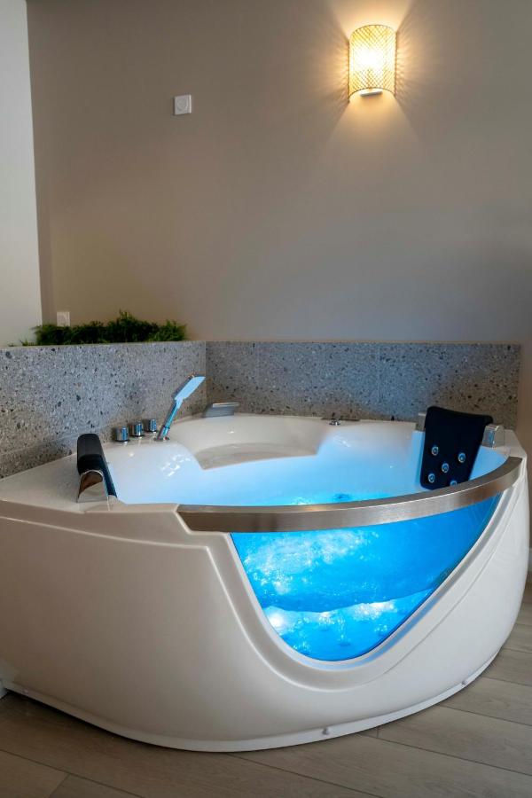 Suite sensuelle et balnéothérapie - B&B Nemours
