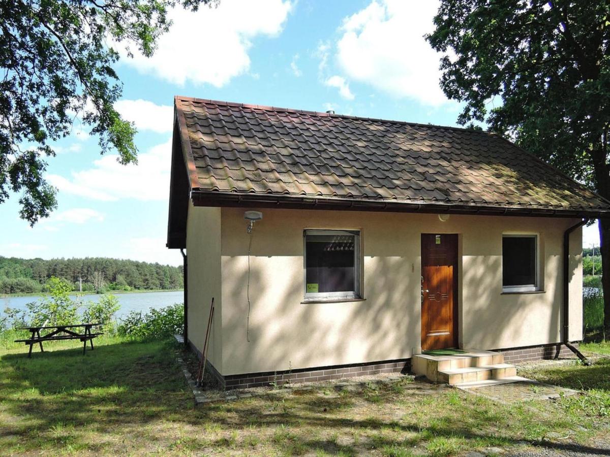 Holiday House in Szczecin at the lake with parking space for 4 persons - B&B
