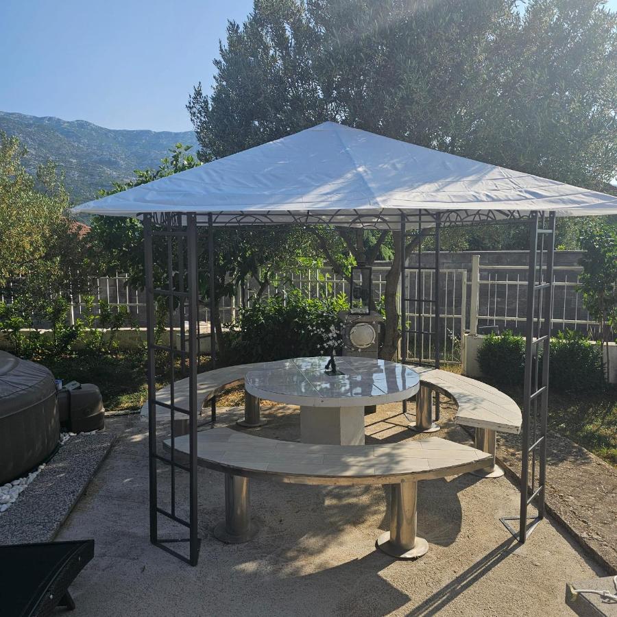 Villa Ivana-20 minutes from Split - B&B Kotlenice