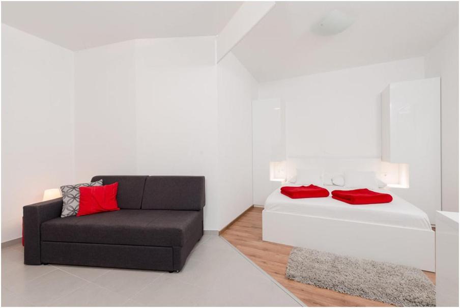 Studio Apartment with Sea View