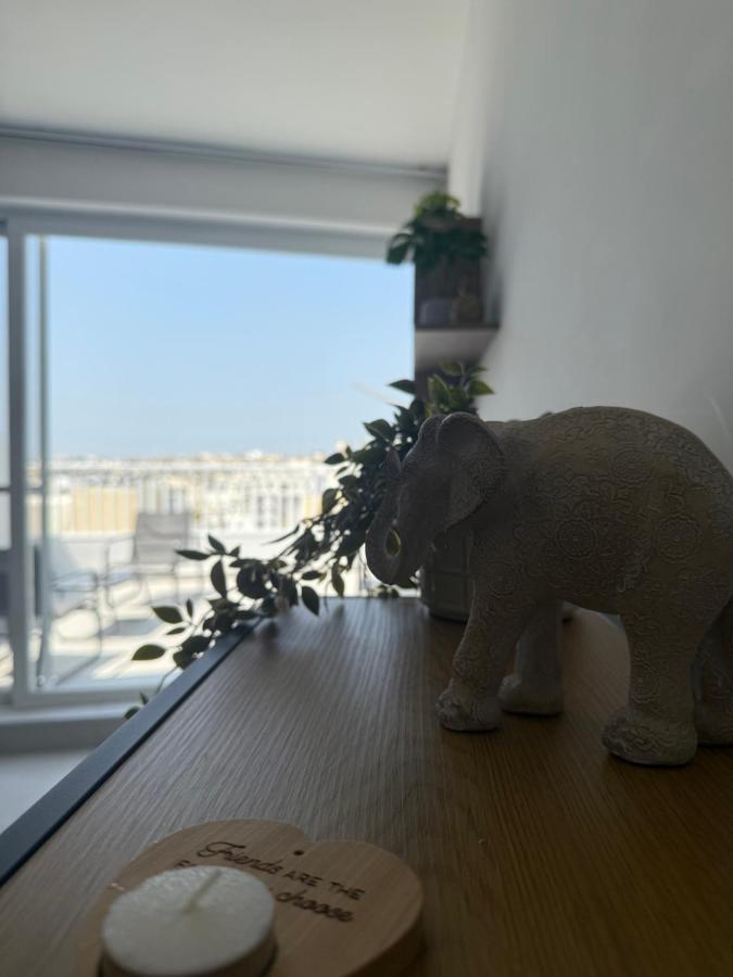 Top Floor Escape Penthouse - Chambres d’hôtes Gwardamanġa