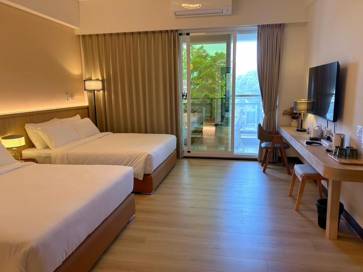 Premium Quadruple Room