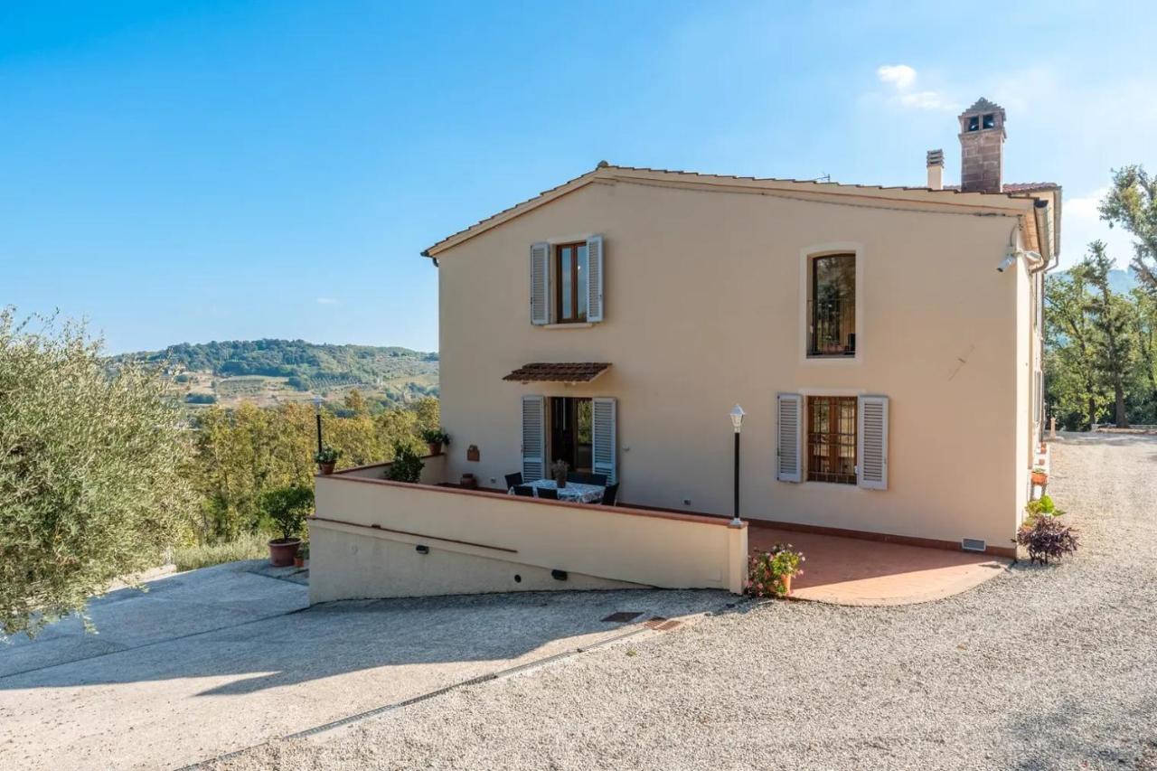 Villa Adora Holiday Home - B&B
