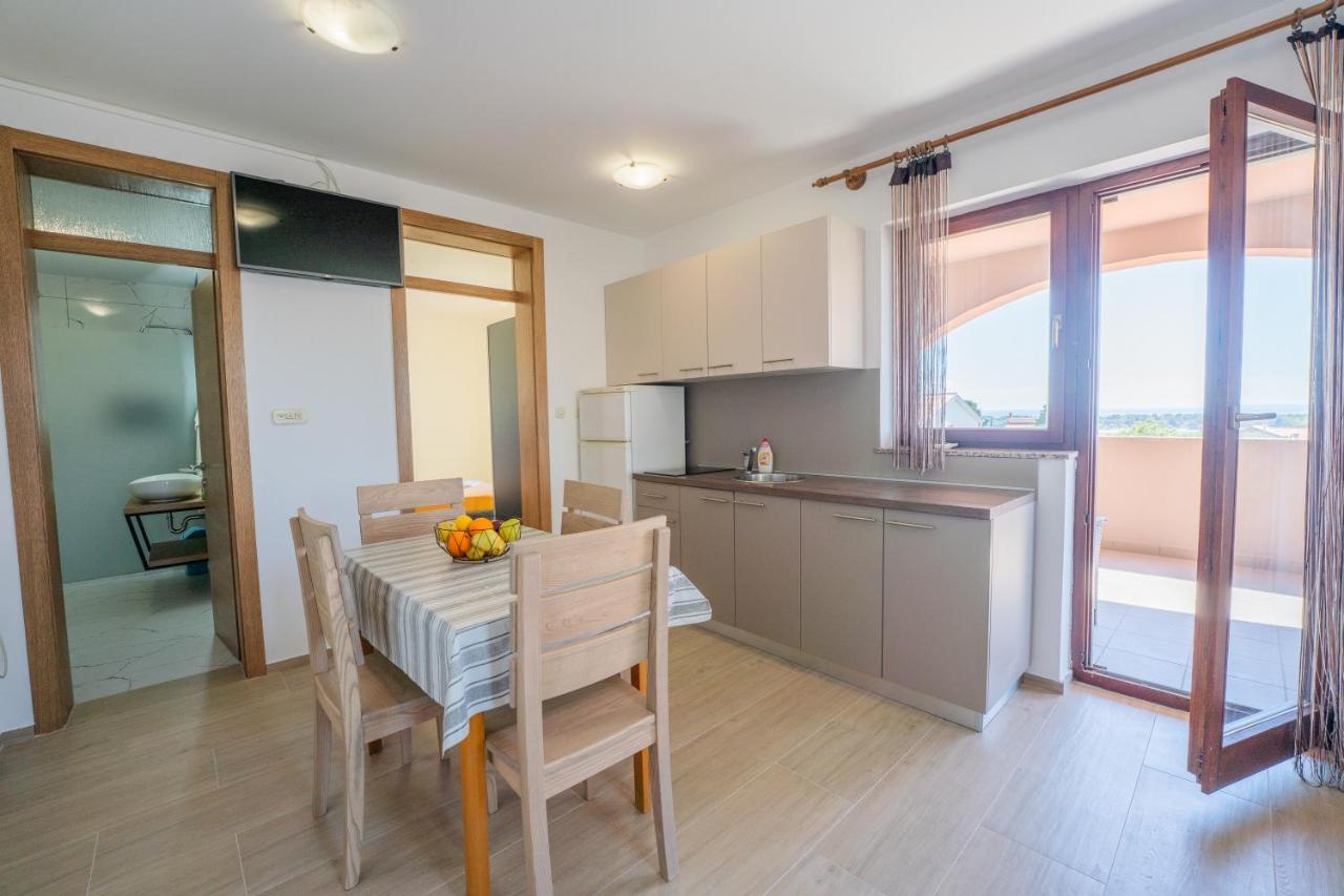 Apartments Dario - Ferienwohnung Novalja