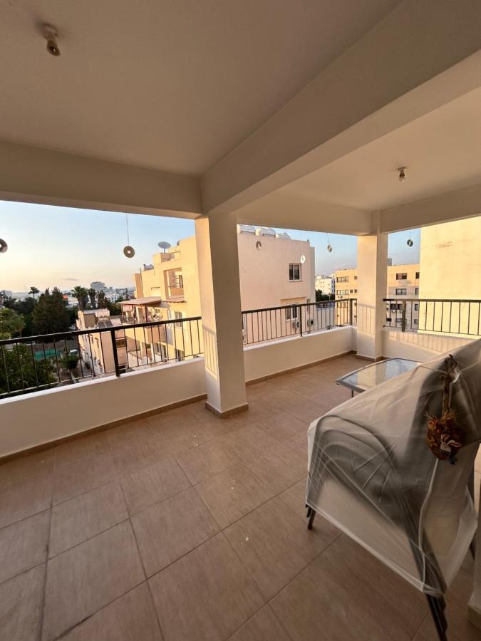 Modern 2BR Appartment near Finikoudes beach - Larnaka - B&B