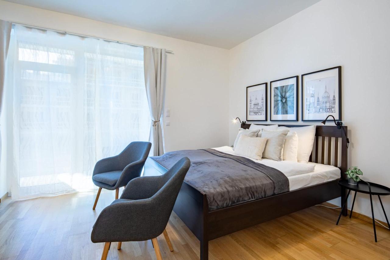 Balcony - Modern - Very Comfy - Bed and Breakfast Boedapest