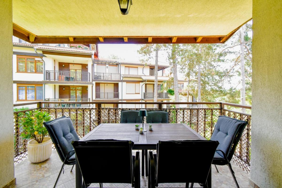 Santa Marina - Designer Apt with Sea View Terrace & Pools - B&B Sozopol