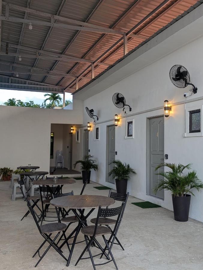 Din's Studio Homestay - B&B