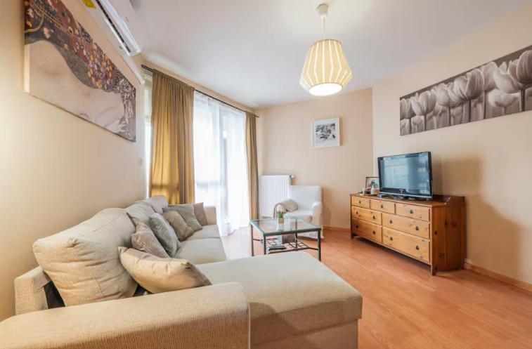 Comfy apartment at Puskas Stadion with balcony - B&B Budapest