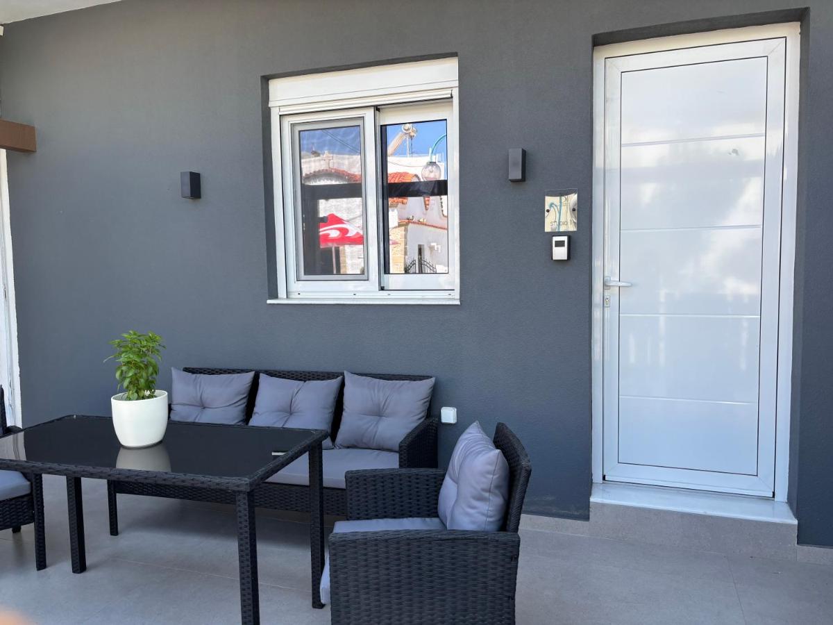 Harriet Beauty Studios - B&B Haraki