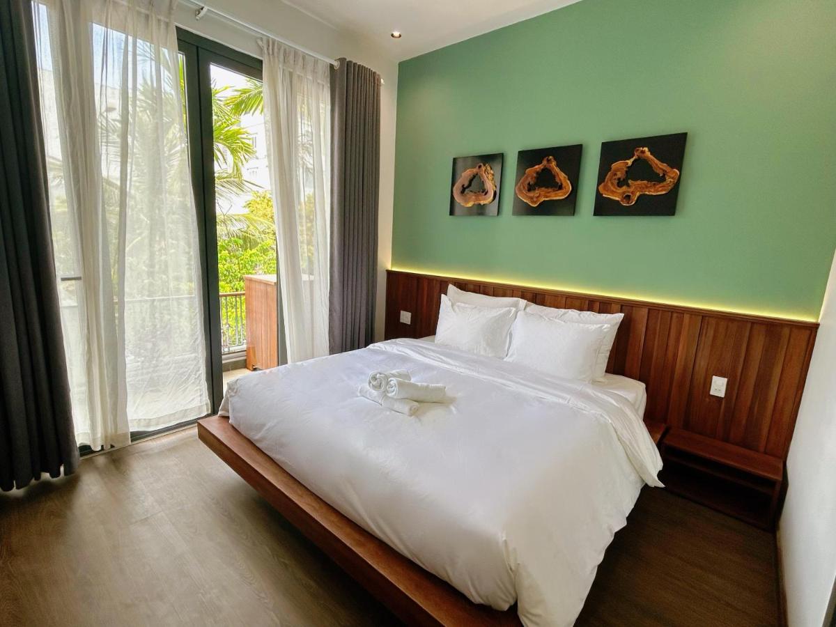 Two-Bedroom Apartment with Balcony