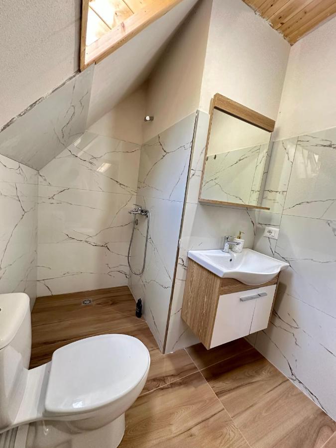 Tweepersoonskamer met 1 of 2 Bedden en Eigen Badkamer