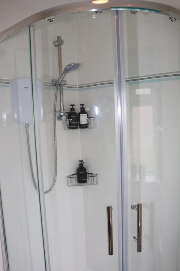 2 bed house Barton Green, Clifton Nottingham - B&B