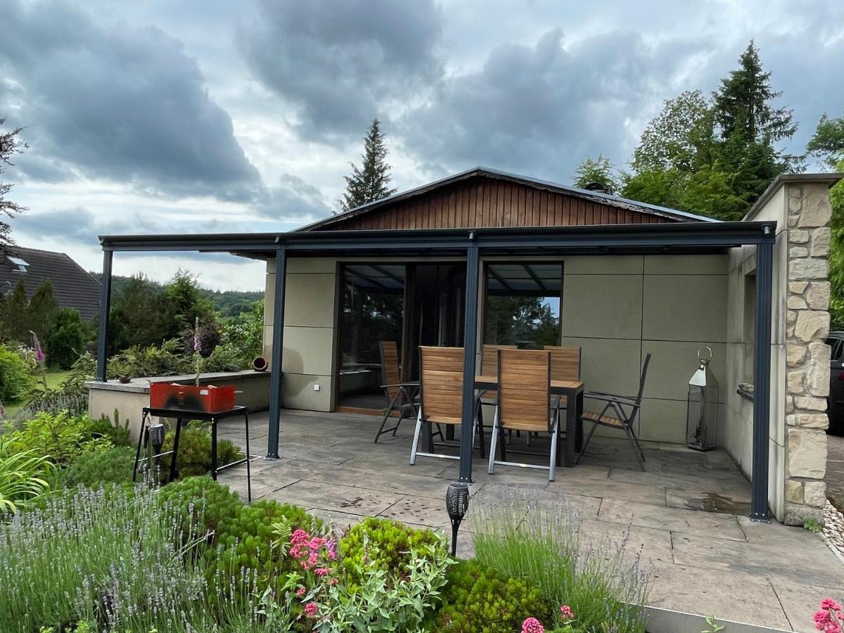 Ferienhaus Eifelgruß, in schöner Waldrandlage und tollem Naturgarten - B&B Oberbettingen