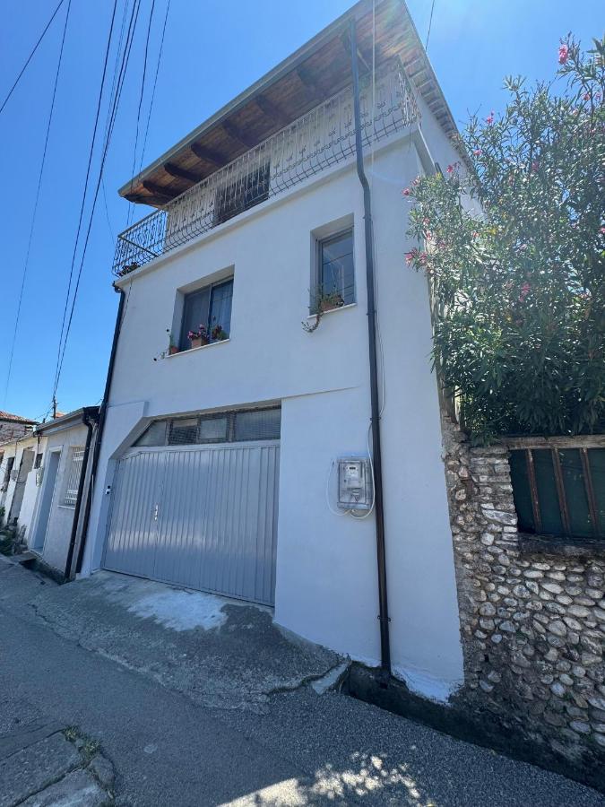 Cozy Double Room in City Center - B&B Scutari