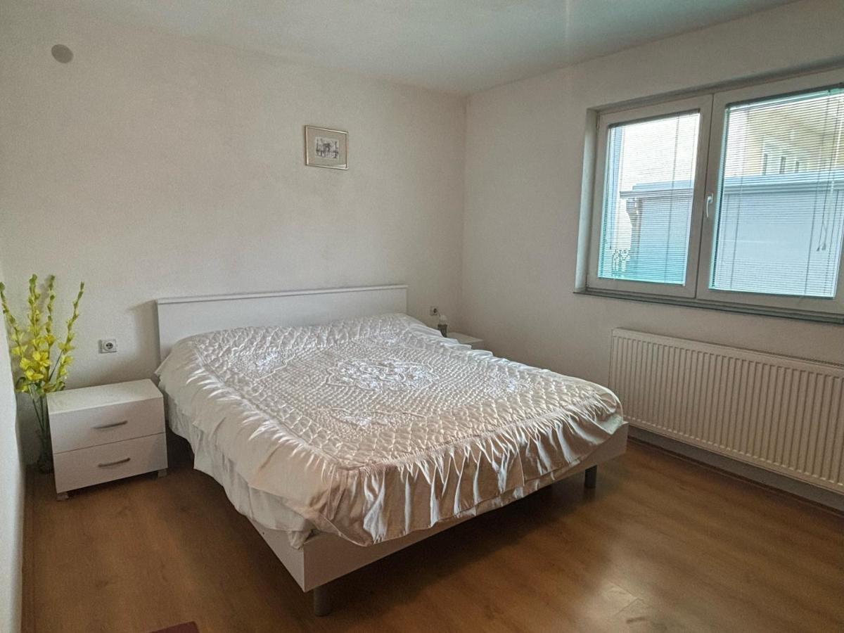 Appartamento con 2 Camere da Letto