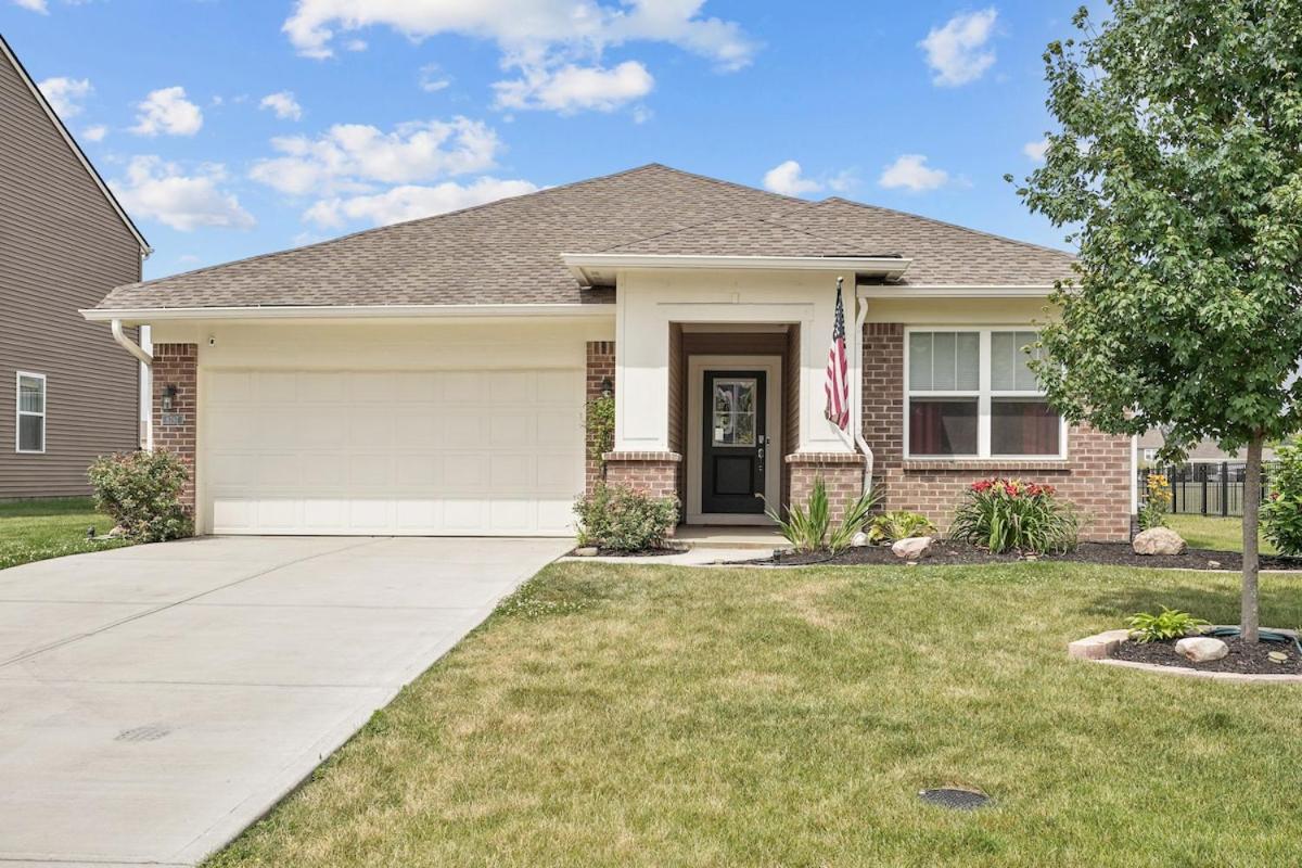 Modern, newer home, King bed, near Indianapolis - Ferienwohnung Pendleton