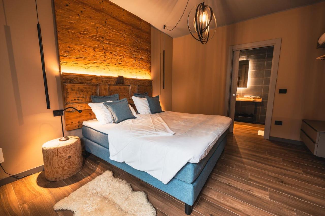 Double Room with Pool View
