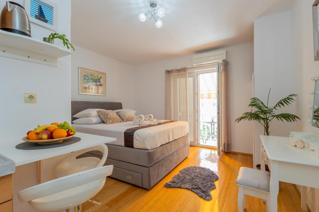 Studio with Balcony and Partial Sea View (2 Adults) Nr.5