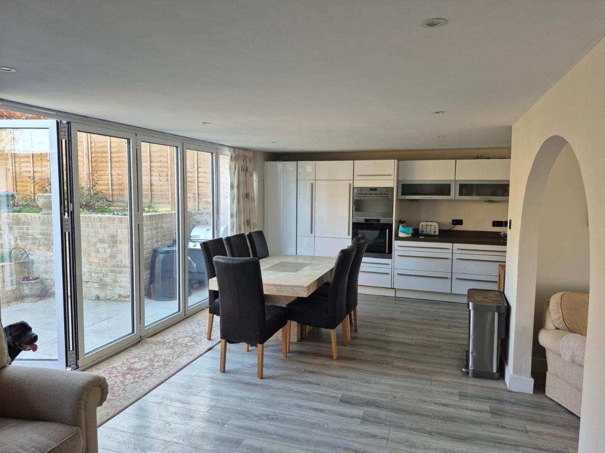 3 Bay Tree Close - B&B