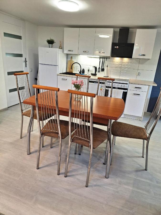 Apartament Rodzinny - B&B Strzegom