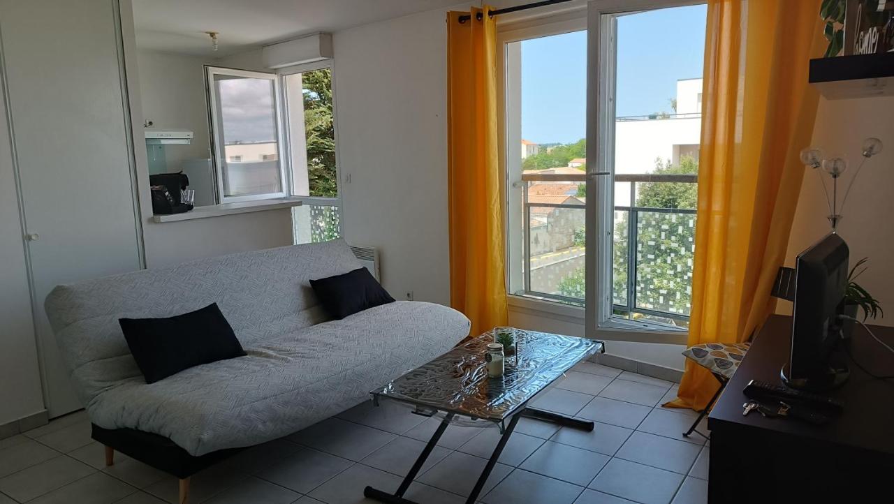 T2 Lumineux et parking - B&B La Rochelle