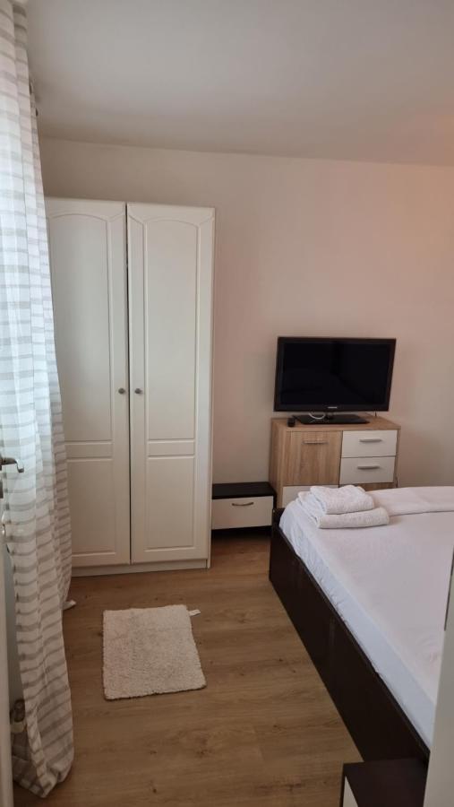 Ade Studio apartment - B&B Costanza