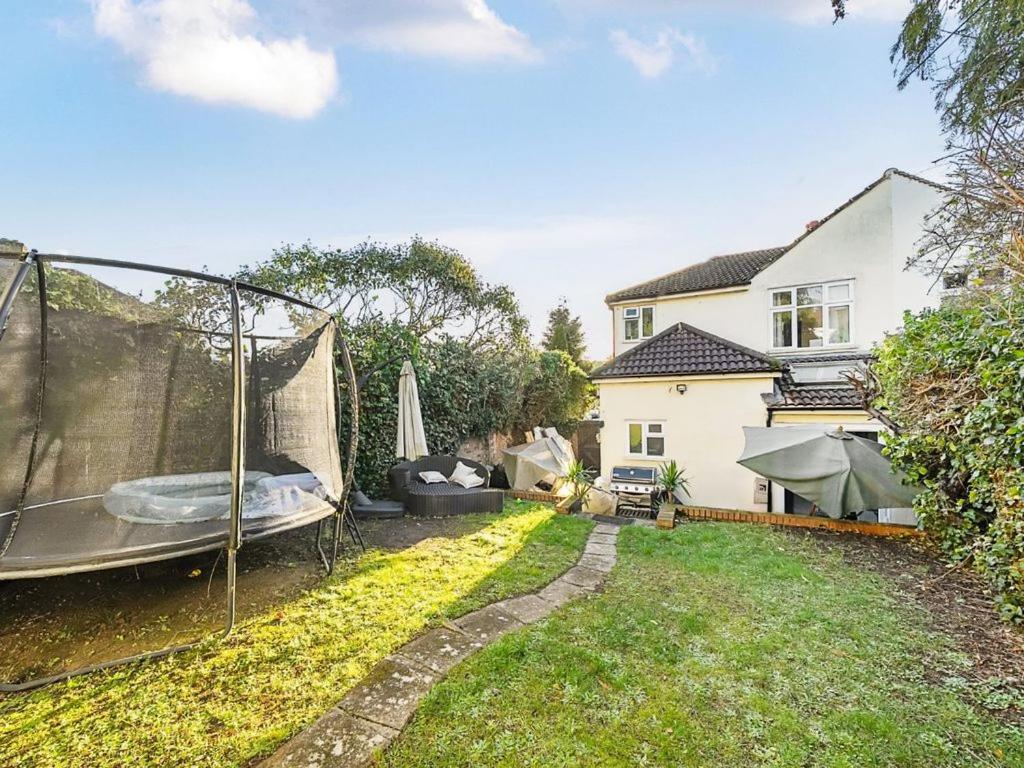Modern 3 Bed Bromley, Chislehurst House - with parking - B&B Chislehurst