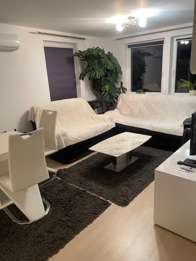 Moderne Wohnung mit Garten - B&B Traiskirchen