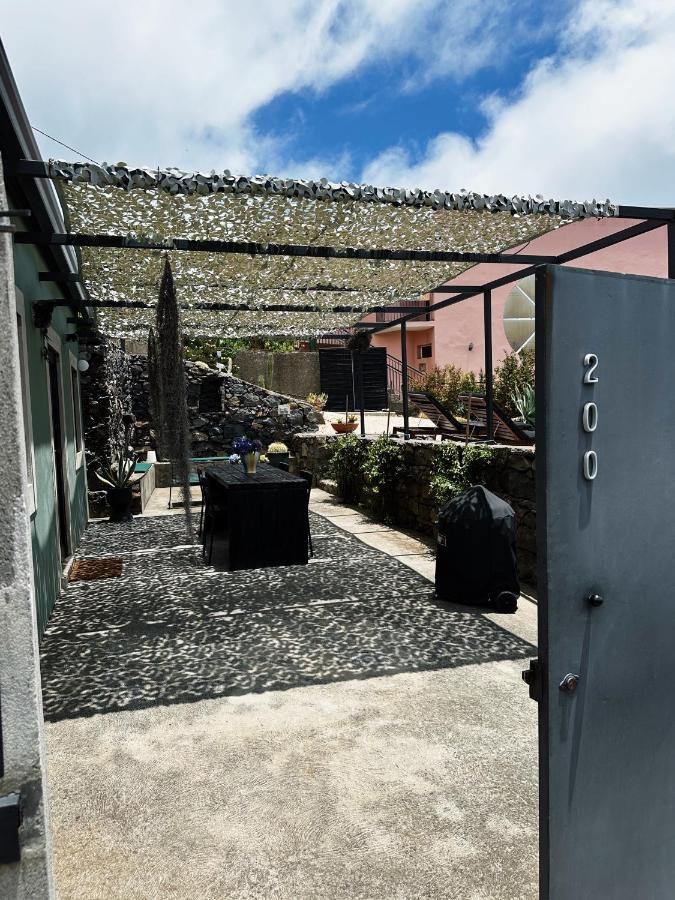 THE L lodge, a curated sea view house & garden - B&B Ribeira Brava