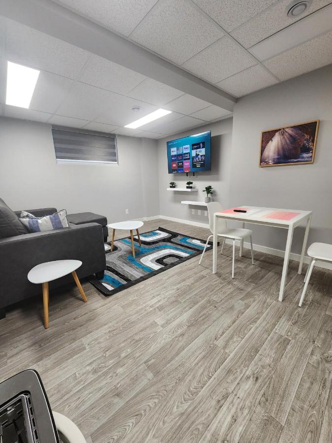 Entire basement suite in Bonavista - Ferienwohnung Winnipeg