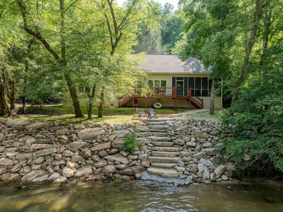 Riverfront Home w Deck & Hot Tub - B&B