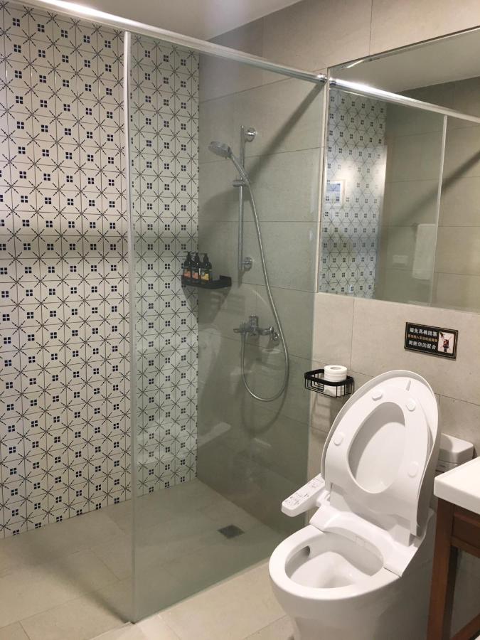 Habitación con cama grande