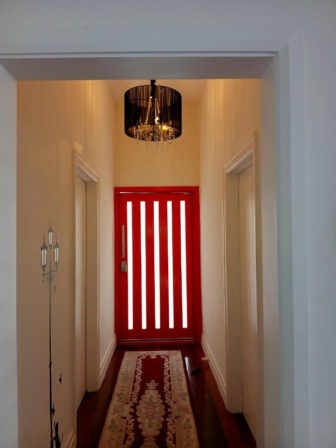 Cozy and Peaceful home surrounding by cafes and restaurants - B&B Perth