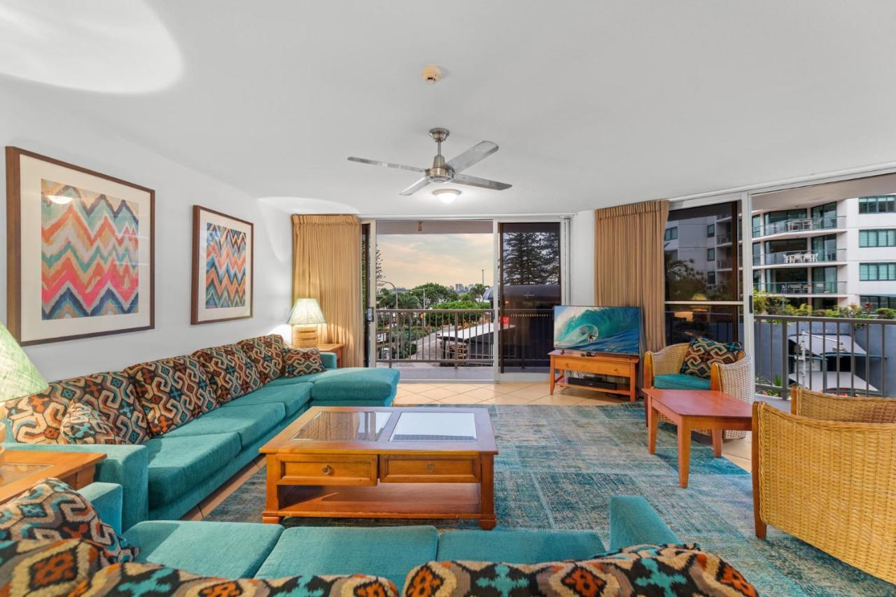 Stylish 3BR Oceanfront Stay by Mooloolaba Esp - Bed and Breakfast Mooloolaba