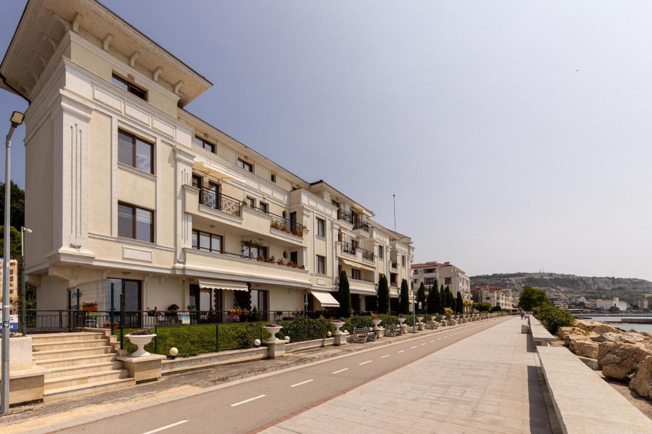 Apartment Caricia complex Carpe Diem Balchik - B&B Balchik