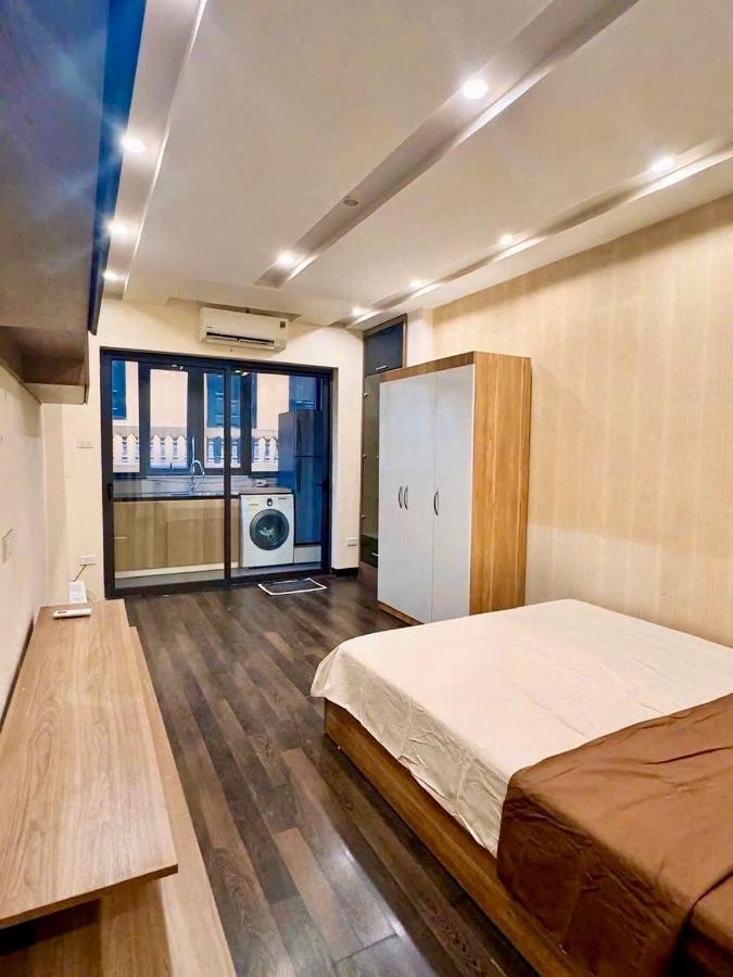 Studio Lit King-Size Deluxe
