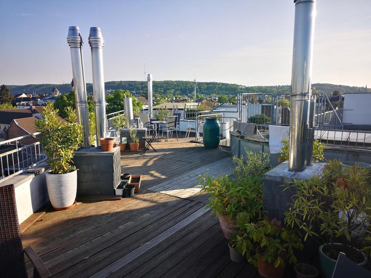 Centrally located spacious flat close to Rhine - B&B Bonn