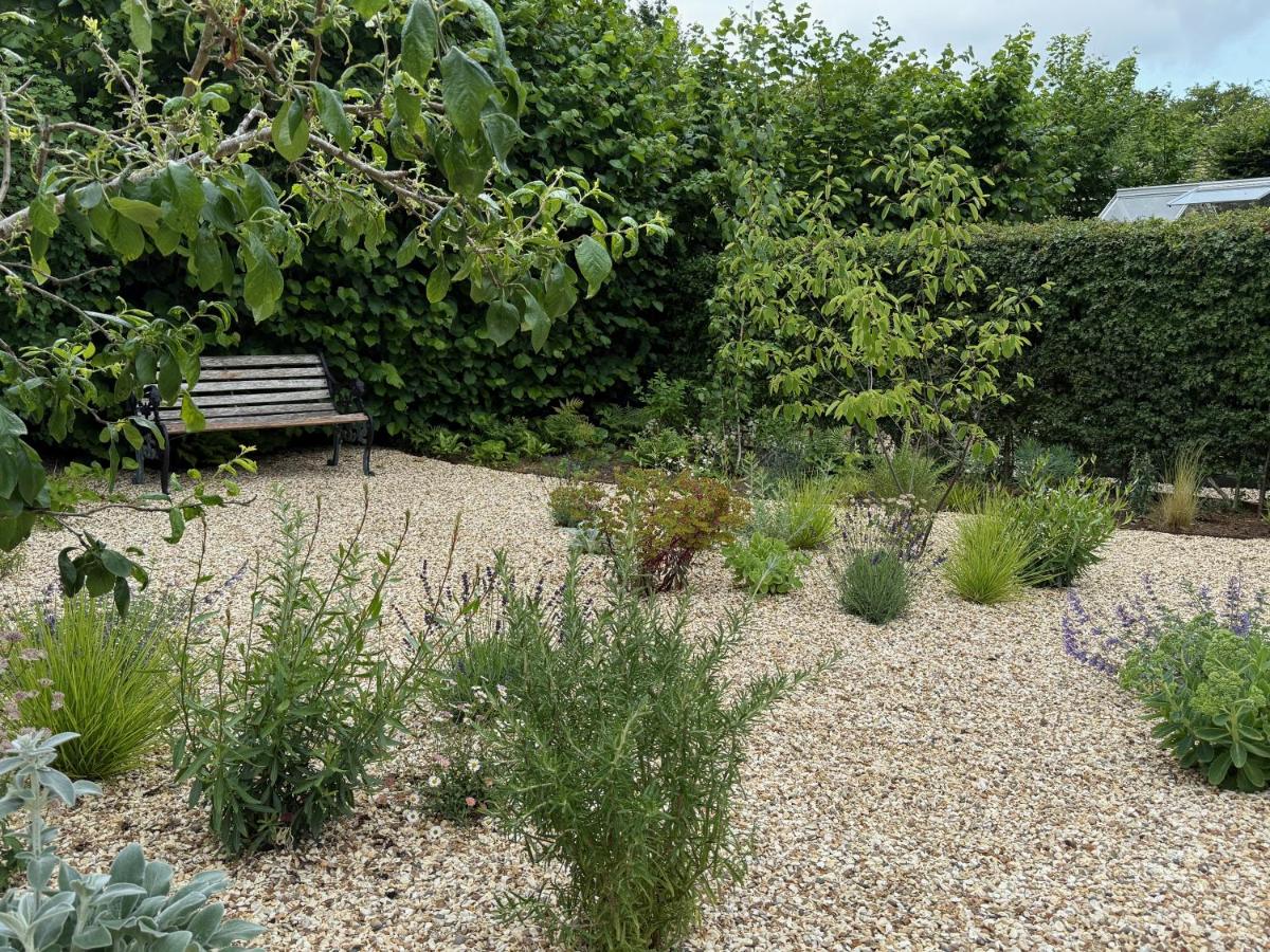 Cotswolds Swedish Cottage - B&B