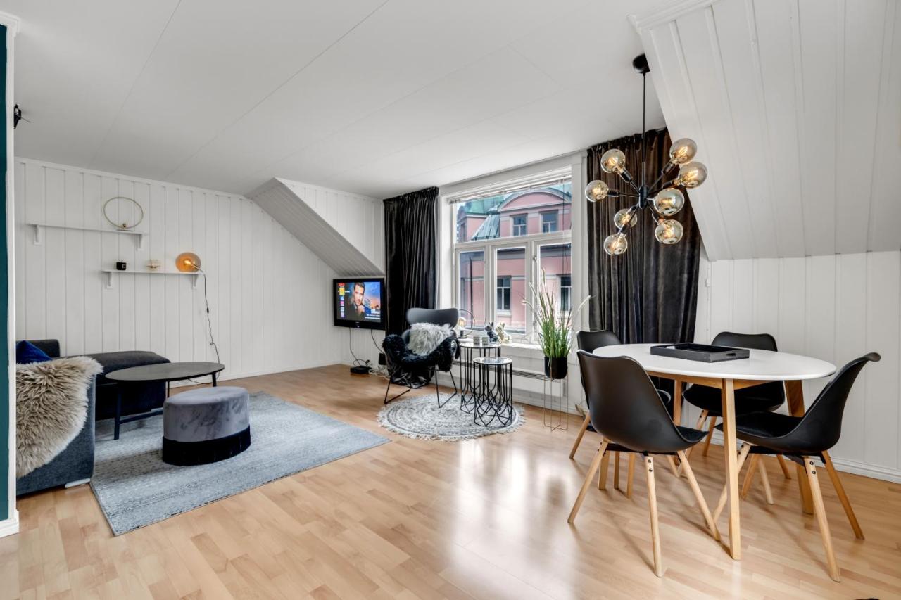 Heart of The City l Explore Tromsø l Arctic Vibes - B&B Tromsø
