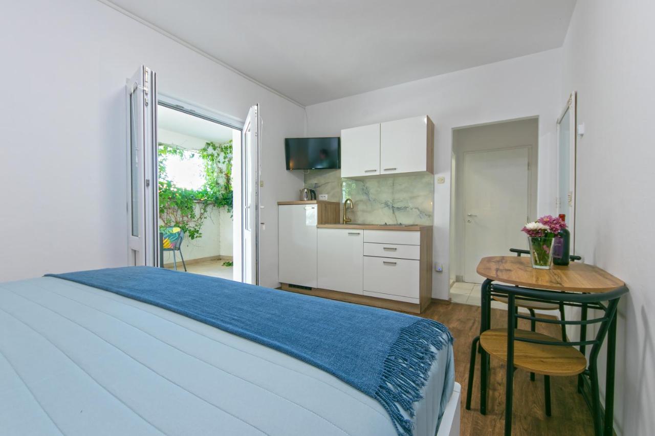 Studio with Terrace
