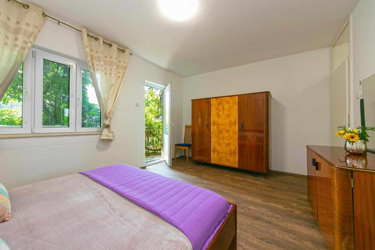 One-Bedroom Apartment with Terrace