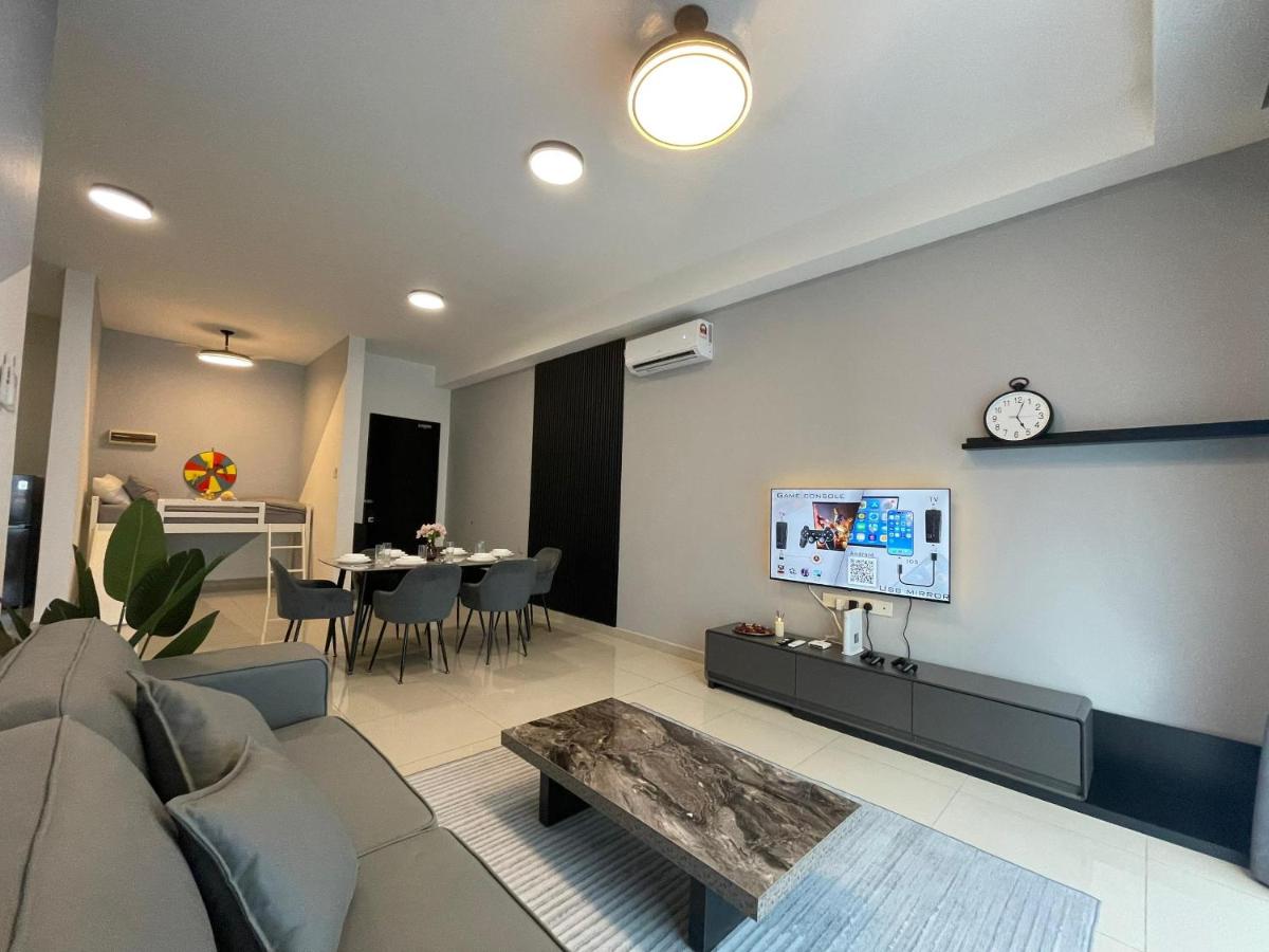 HM Dream D'Carlton GAME Mahjong up to 6paxs - B&B Kampung Jawa