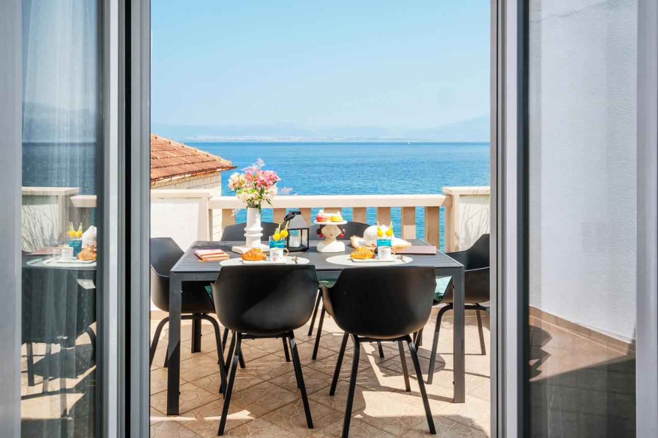 Olea Mare Sutivan - in the centre with parking - B&B